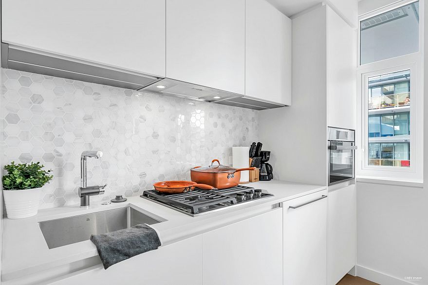 906 1180 Broughton Street