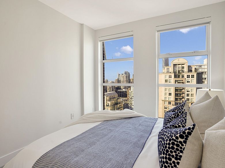 3309 939 Homer Street