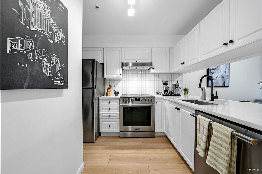 107 189 E 16th Avenue