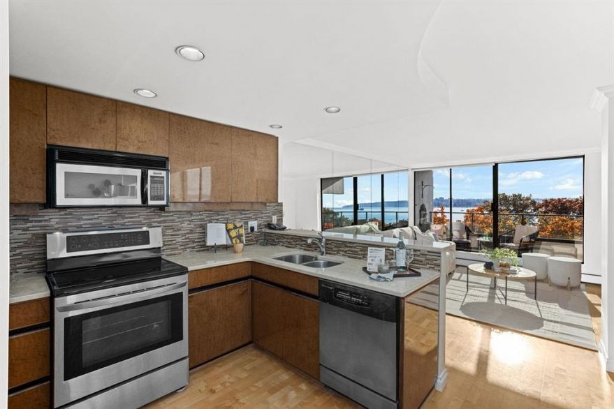 503 1995 Beach Avenue