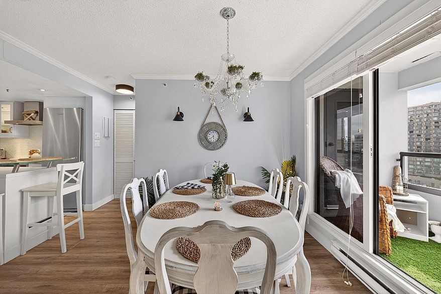 1108 1060 Alberni Street