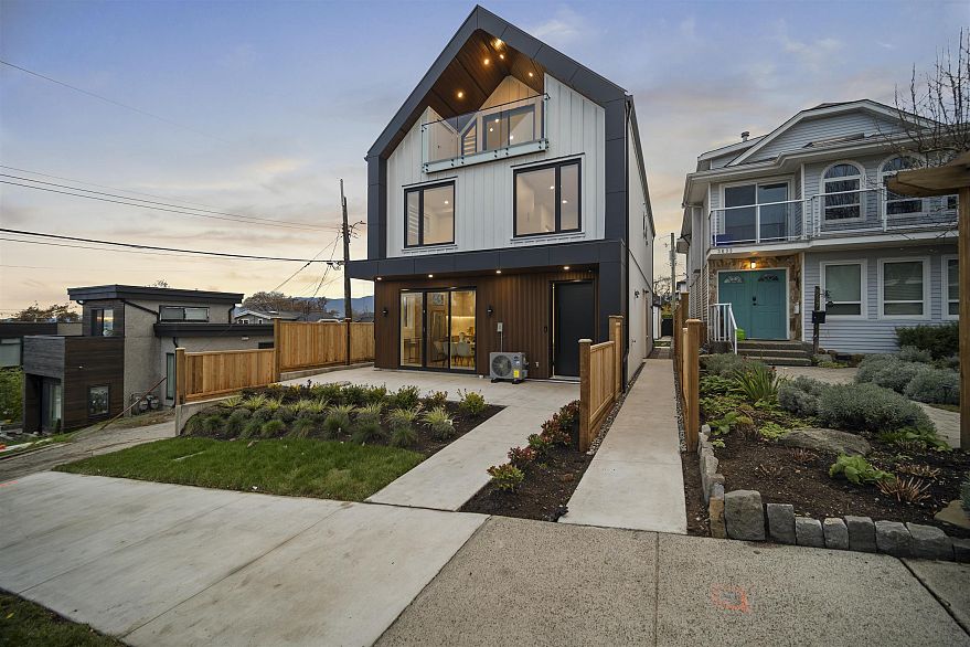 1 3623 Triumph Street