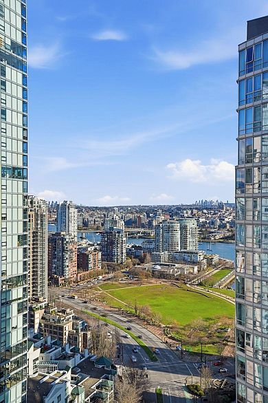 3206 1495 Richards Street