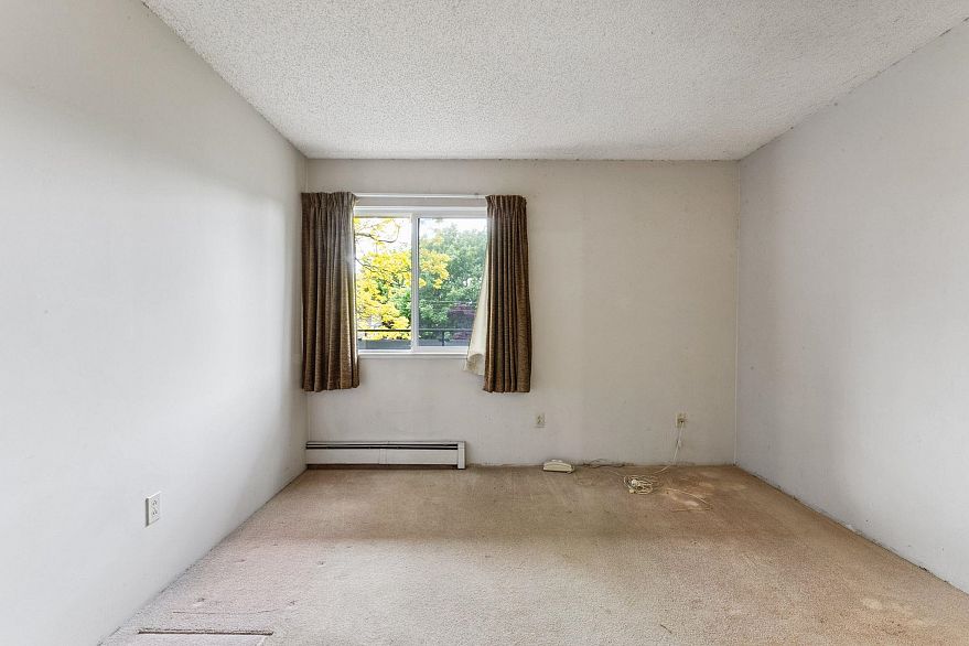 310 2416 West 3rd Avenue