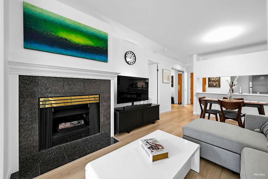 107 189 E 16th Avenue