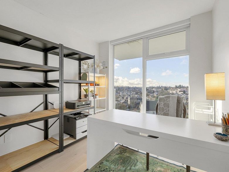 1106 2221 E 30th Avenue