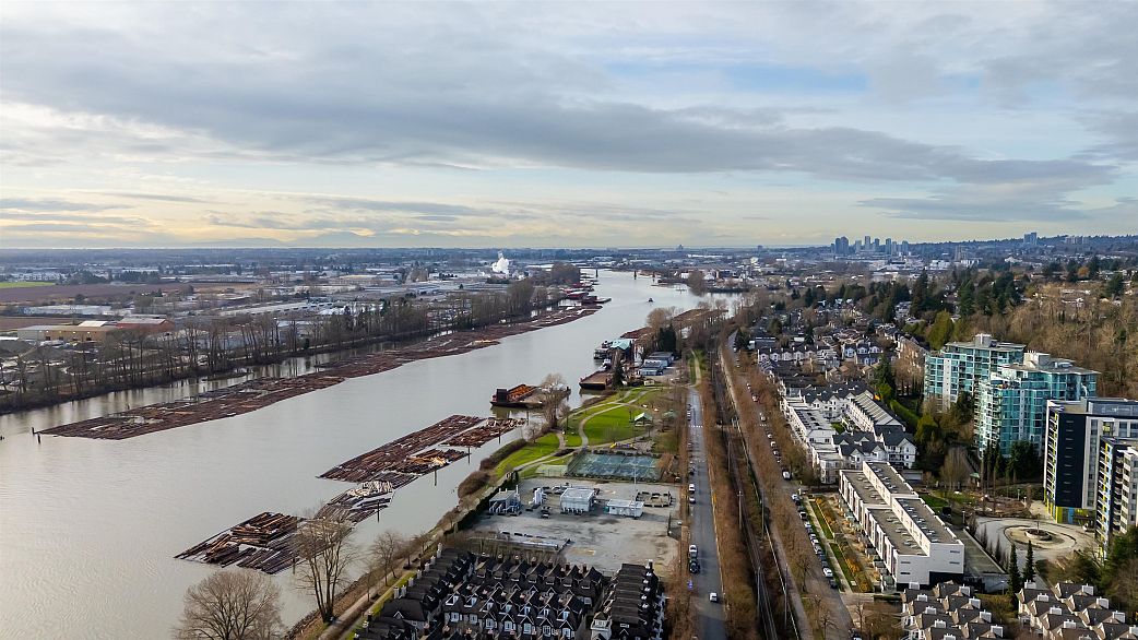 407 8460 Jellicoe Street