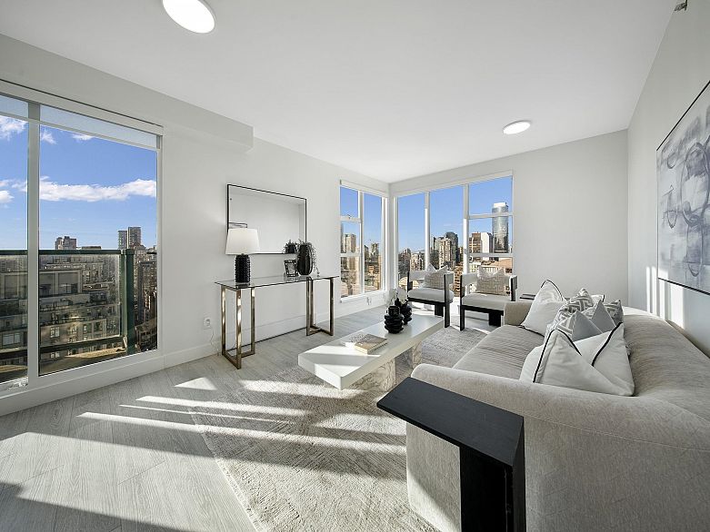 3309 939 Homer Street