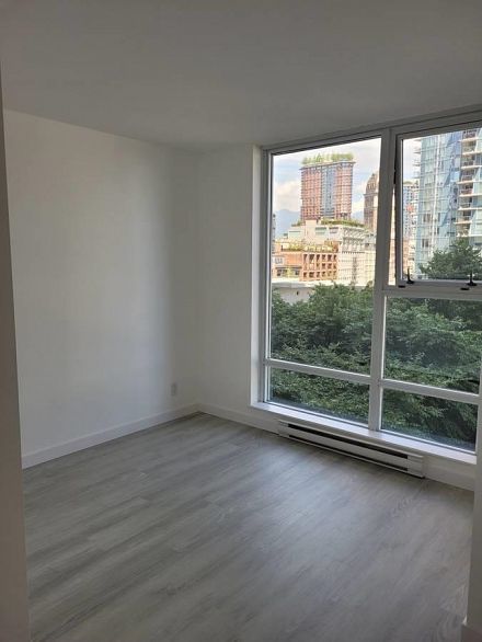 131 REGIMENT SQUARE, Vancouver BC V6B 1X6