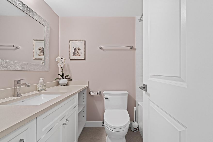 305 8775 Cartier Street