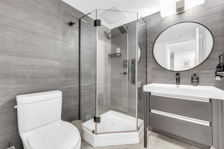 505 928 Richards Street