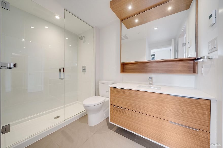 316 1661 Quebec Street