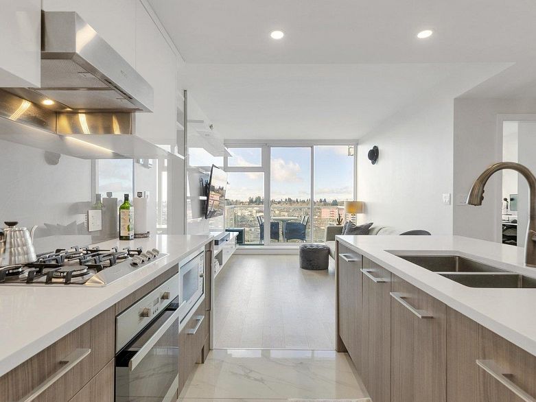 1106 2221 E 30th Avenue