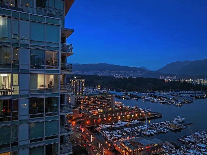 2102 590 Nicola Street