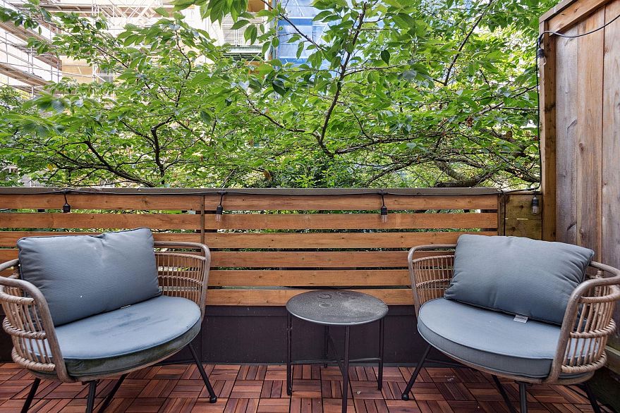 203 150 Alexander Street