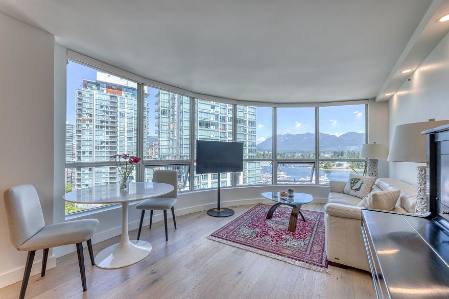 1001 588 Broughton Street