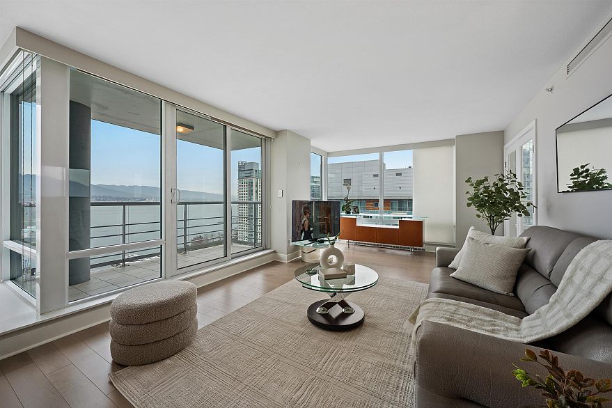 2102 590 Nicola Street