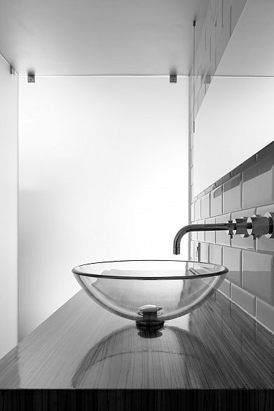 401 988 Richards Street