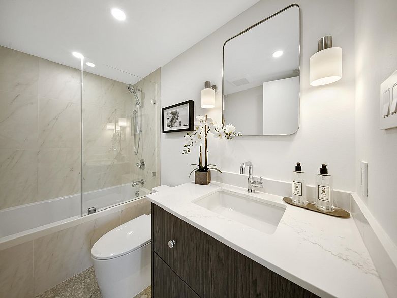 3309 939 Homer Street