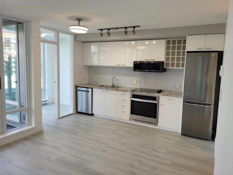 131 REGIMENT SQUARE, Vancouver BC V6B 1X6