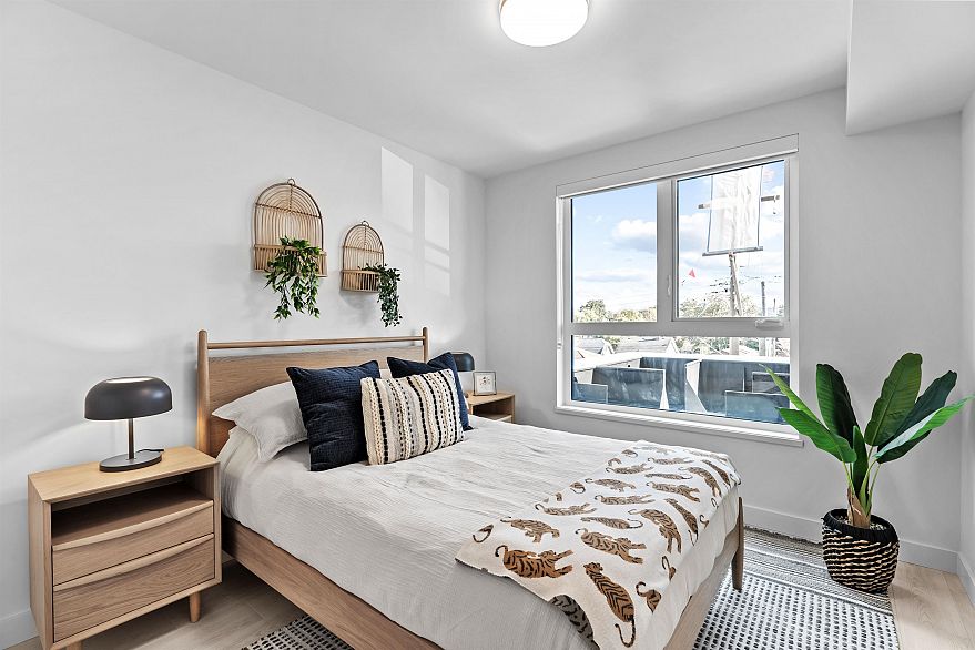 303 2419 Grant Street