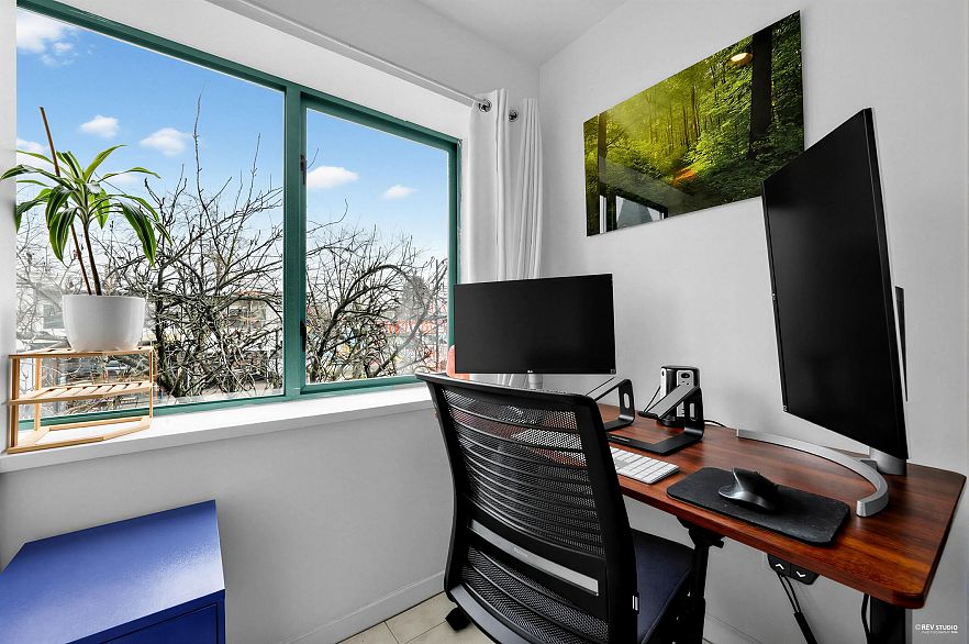 107 189 E 16th Avenue