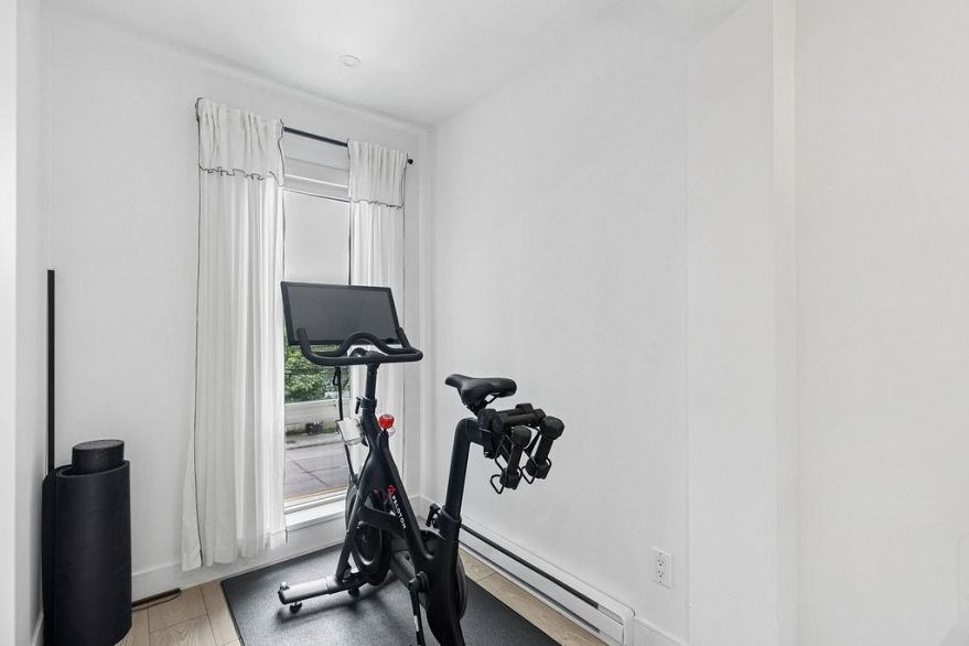 232 4550 Fraser Street