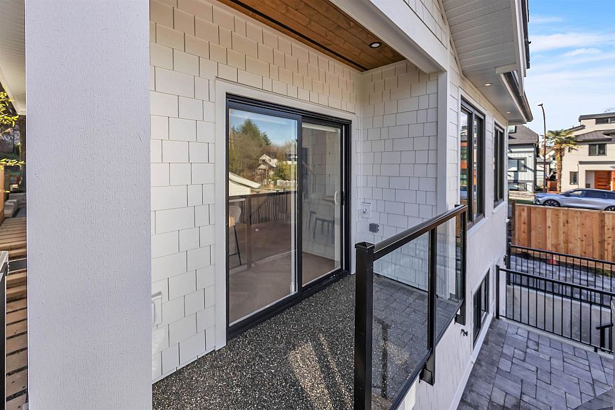 3526 E Lakewood Street