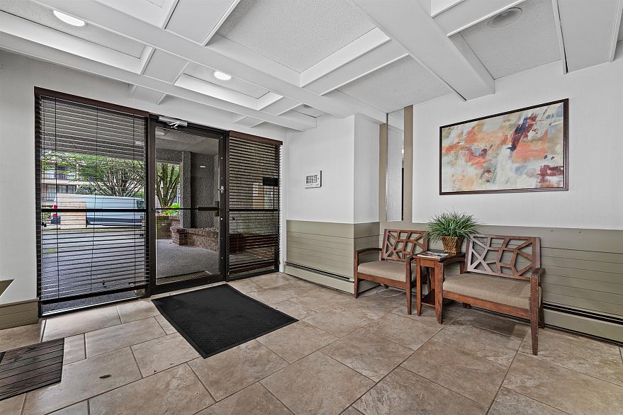 305 8775 Cartier Street