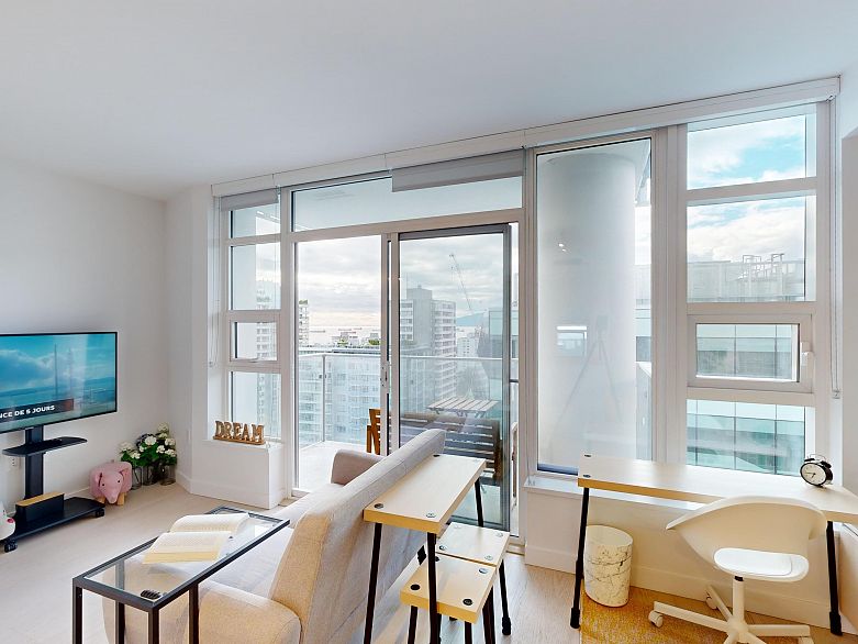 2103 1289 Hornby Street