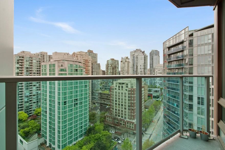 2209 233 ROBSON STREET, Vancouver BC V6B 0E3