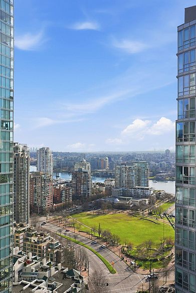 3206 1495 Richards Street