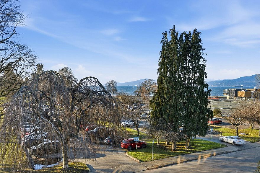 PH 1480 Arbutus Street