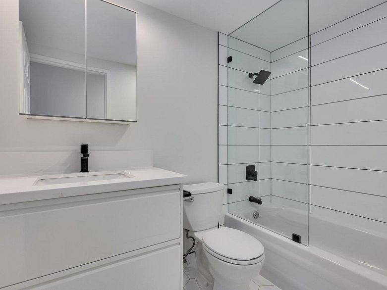 307 2255 York Avenue