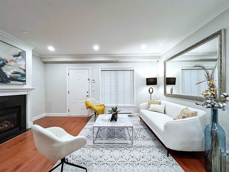 3 1135 Barclay Street