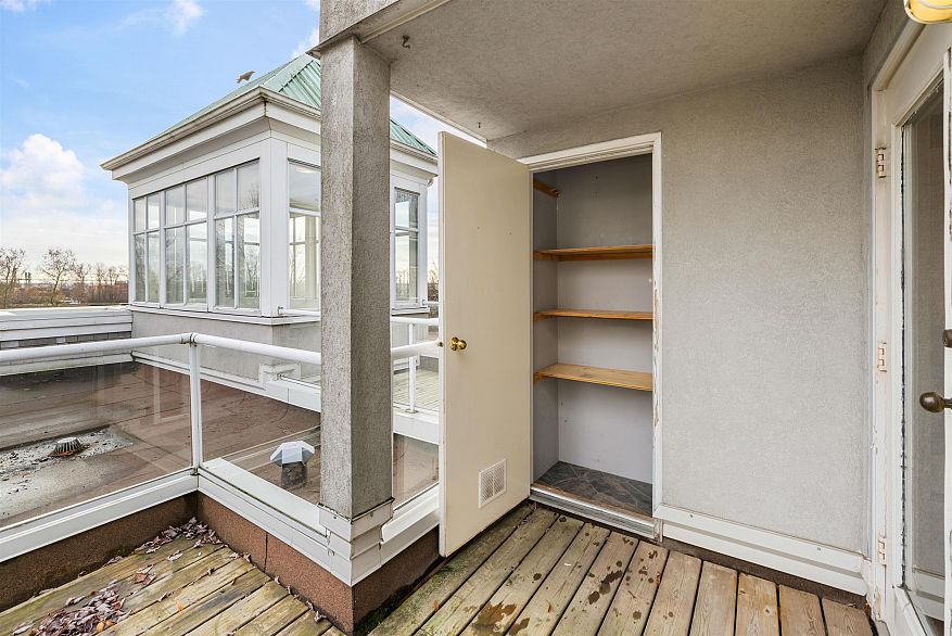 407 8460 Jellicoe Street