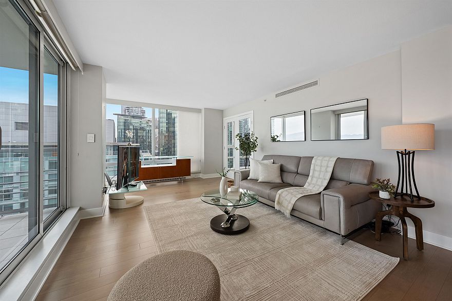 2102 590 Nicola Street