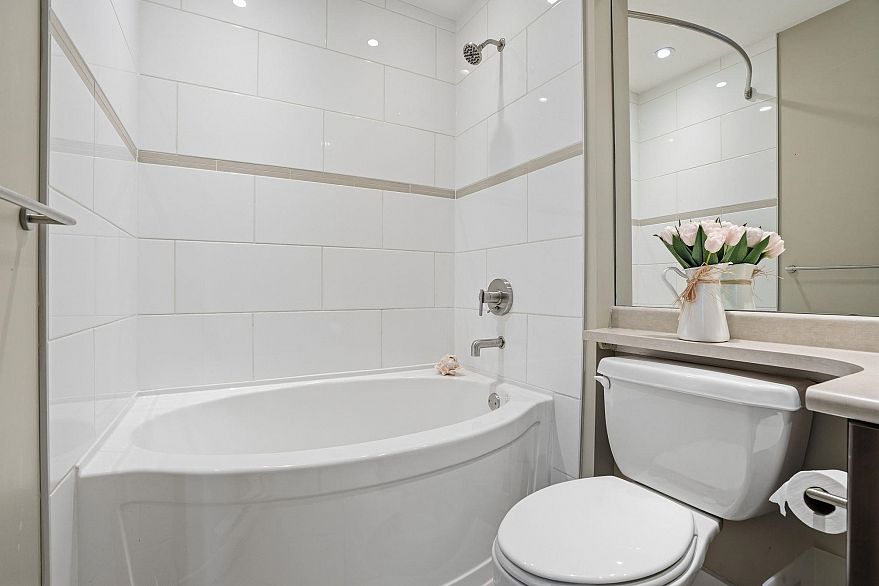 3 1863 Wesbrook Mall