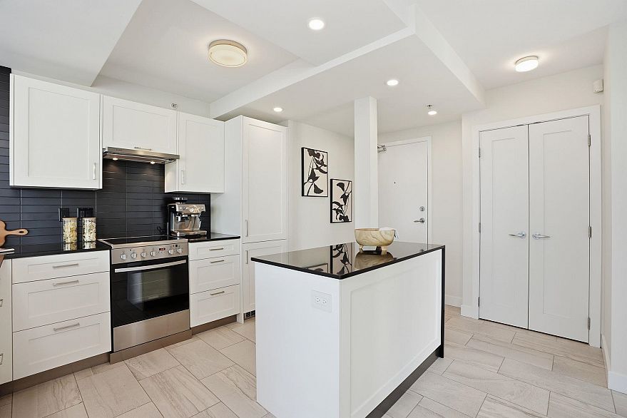 3206 1495 Richards Street