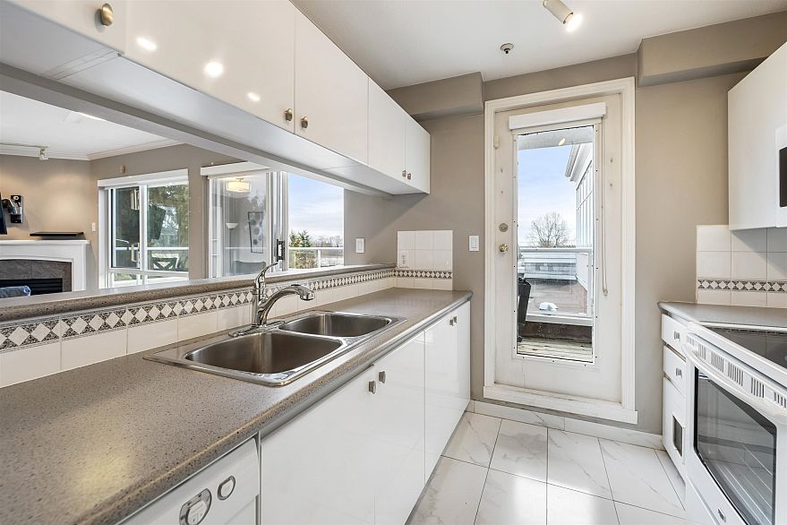 407 8460 Jellicoe Street