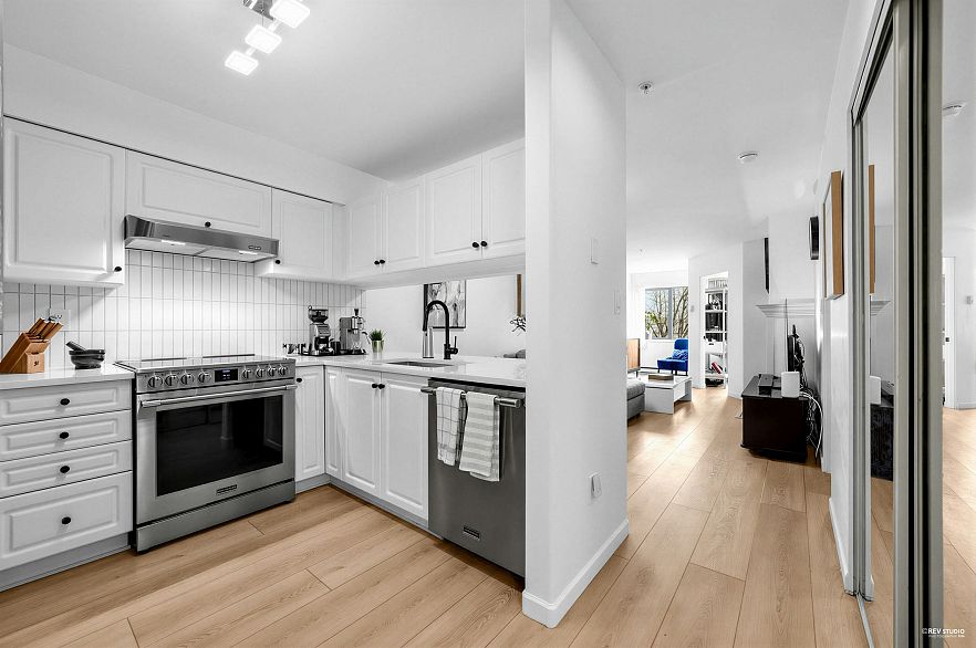 107 189 E 16th Avenue