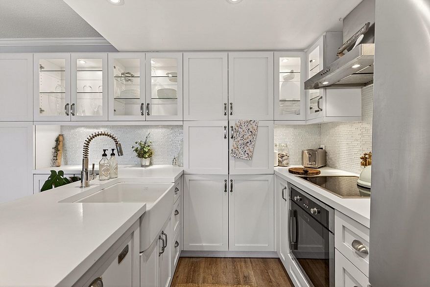 1108 1060 Alberni Street