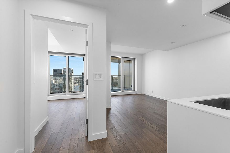 3209 1480 Howe Street