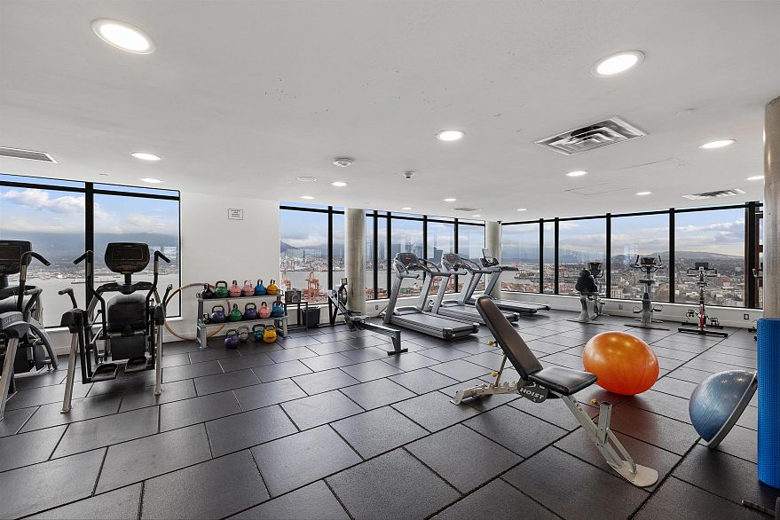 1401 108 W Cordova Street