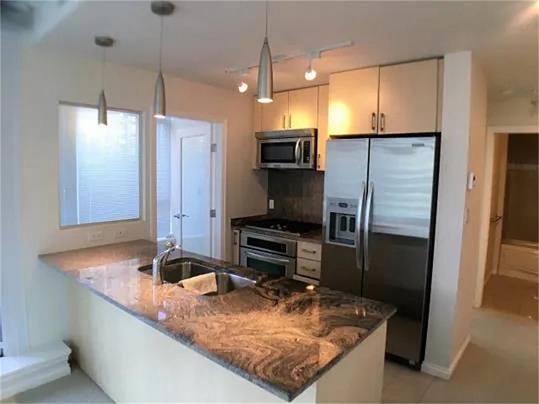 1602 1211 MELVILLE STREET, Vancouver BC V6E 0A7