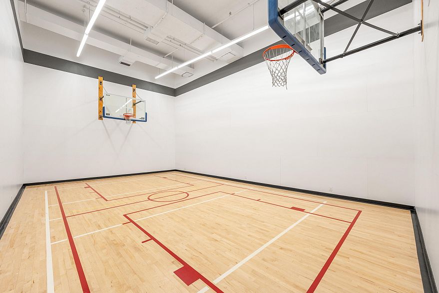 808 3557 Sawmill Crescent