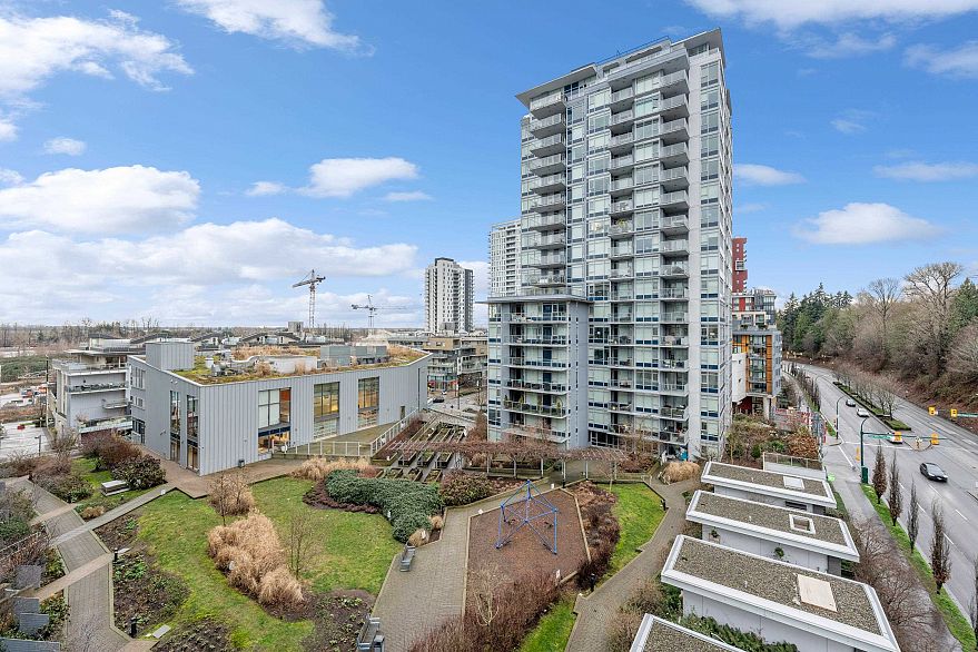 808 3557 Sawmill Crescent