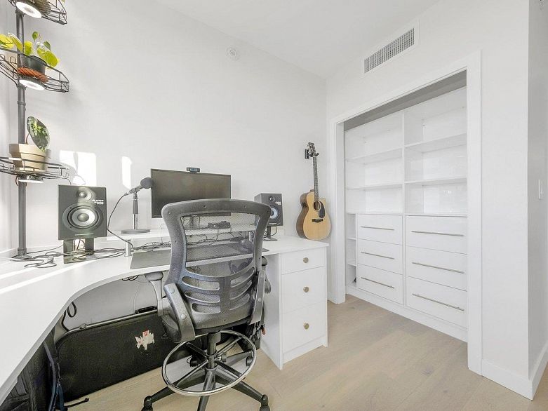 1106 2221 E 30th Avenue