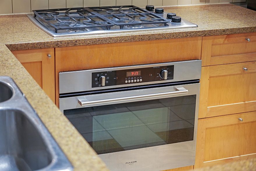 3002 1483 Homer Street