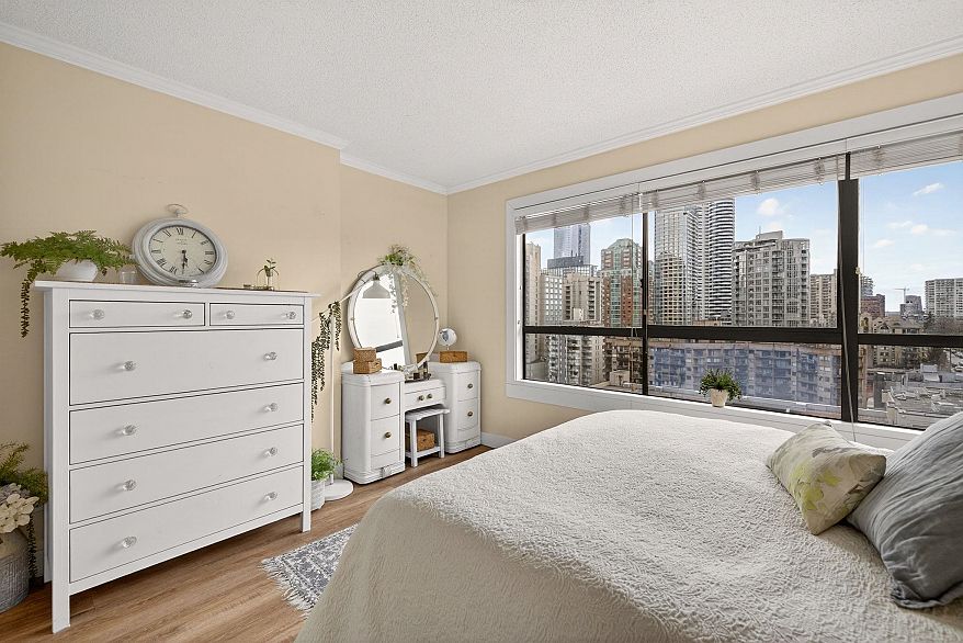 1108 1060 Alberni Street